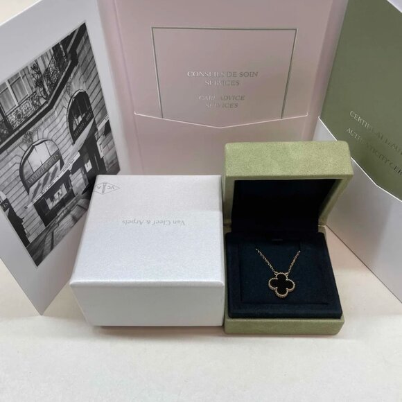 Authentic Van Cleef & Arpels Necklace - Picture 15 of 16